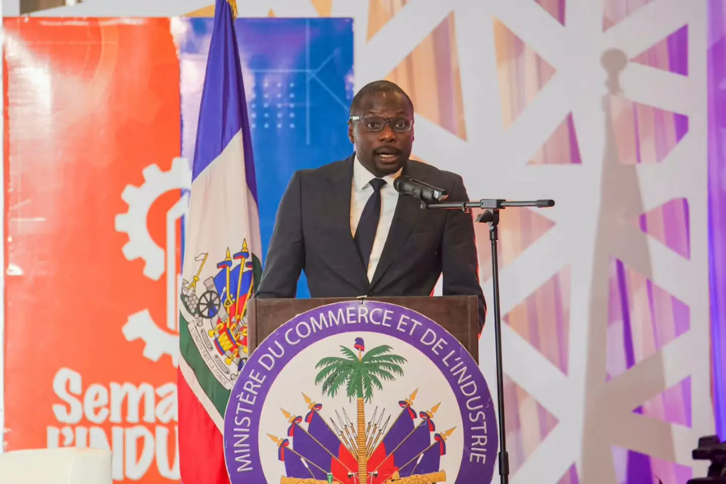 James Monazard, ministre du Commerce et de l’Industrie